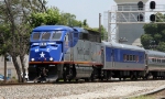 RNCX 1755 leads train 75 southbound